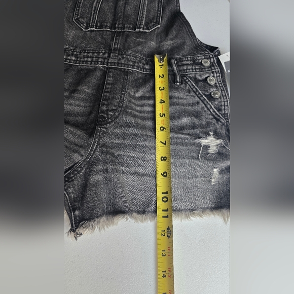 Abercrombie denim overalls/shorts. Black distressed Excellent Condition. Size S - Picture 12 of 13